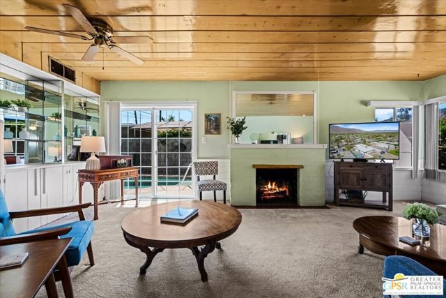 572 N Calle Marcus, Palm Springs, CA 92262