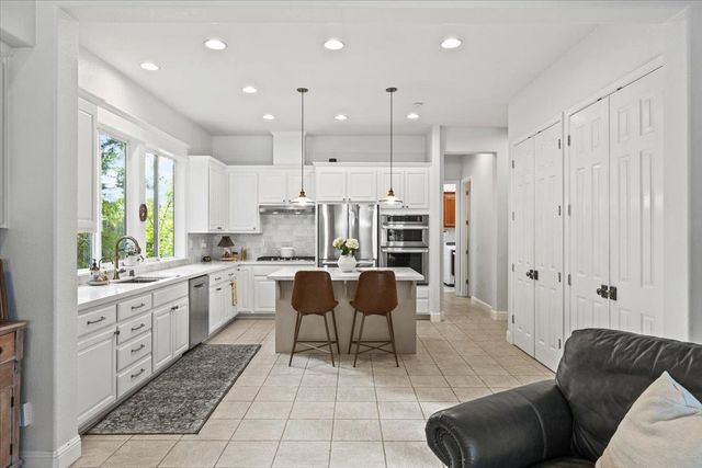 4106 Poppleton Way, Carmichael, CA 95608