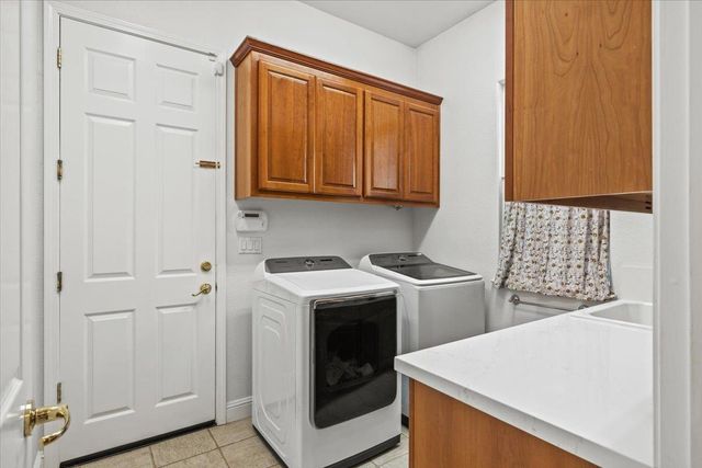 4106 Poppleton Way, Carmichael, CA 95608