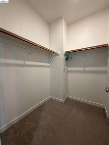 2282 S Podere Dr, Mountain House, CA 95391