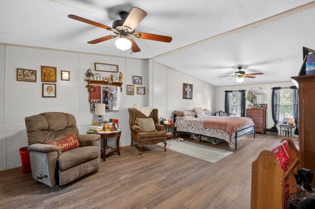 63 Wood Harbor, Trinity, TX 75862