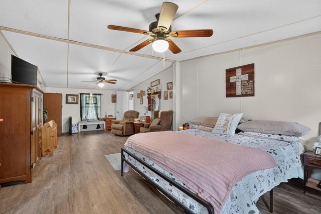 63 Wood Harbor, Trinity, TX 75862