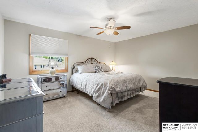1635 N 123 Street, Omaha, NE 68154