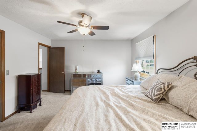1635 N 123 Street, Omaha, NE 68154