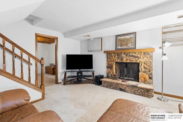 1635 N 123 Street, Omaha, NE 68154