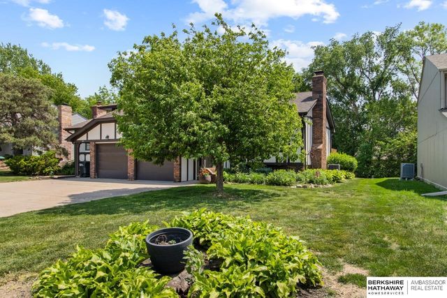 1635 N 123 Street, Omaha, NE 68154