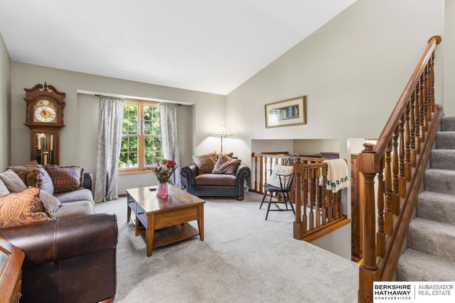 1635 N 123 Street, Omaha, NE 68154