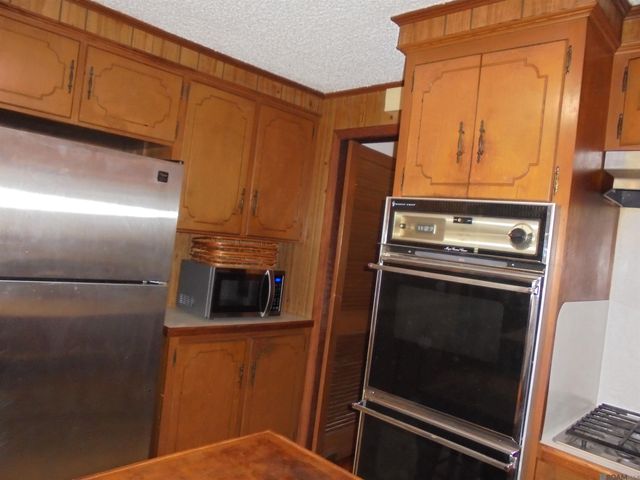 2411 Valley St, Baton Rouge, LA 70808
