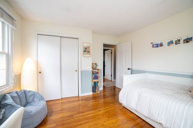 8 Old Farm Rd, Sturbridge, MA 01566