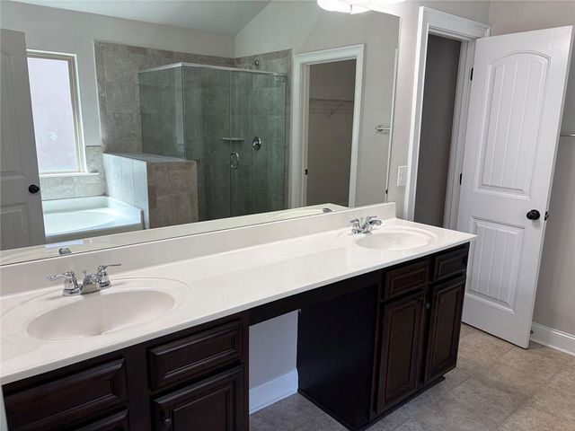 410 Live Oak Pass, Loganville, GA 30052