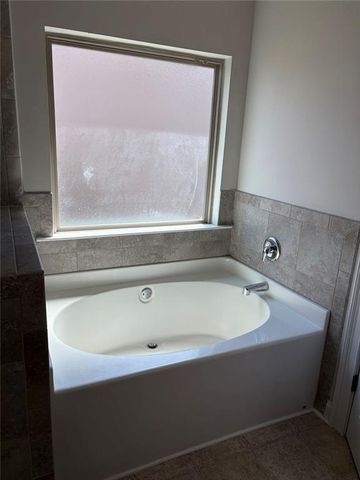 410 Live Oak Pass, Loganville, GA 30052