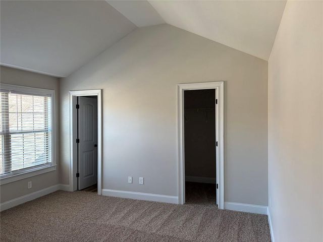 410 Live Oak Pass, Loganville, GA 30052