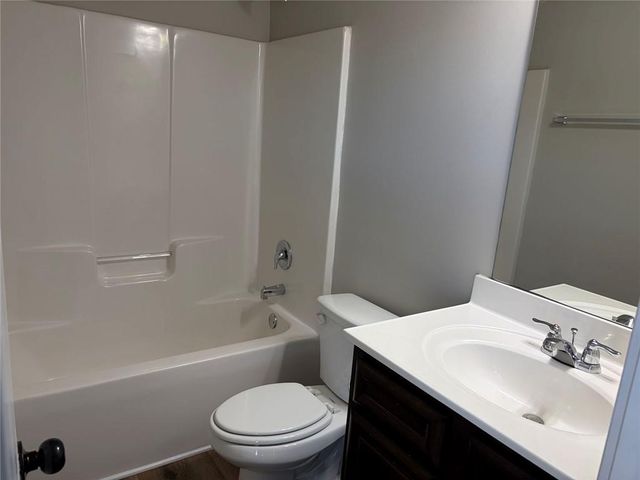 410 Live Oak Pass, Loganville, GA 30052