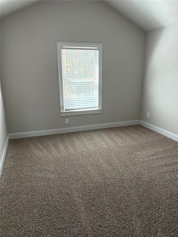 410 Live Oak Pass, Loganville, GA 30052