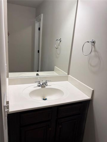 410 Live Oak Pass, Loganville, GA 30052