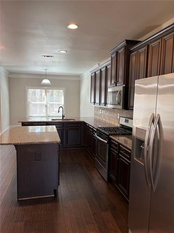 410 Live Oak Pass, Loganville, GA 30052