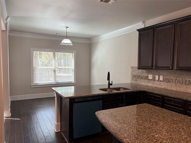 410 Live Oak Pass, Loganville, GA 30052