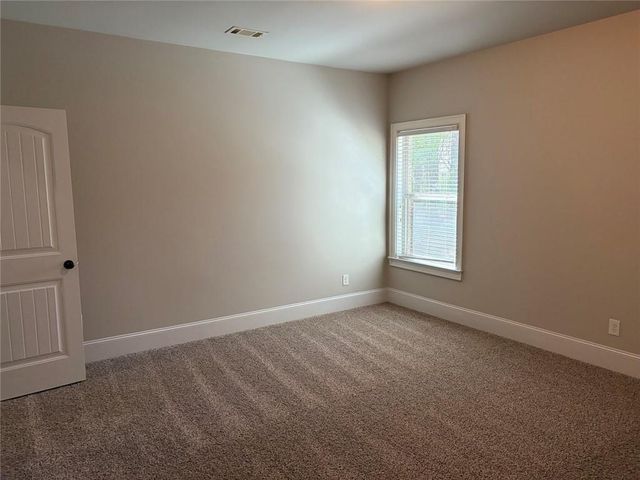 410 Live Oak Pass, Loganville, GA 30052