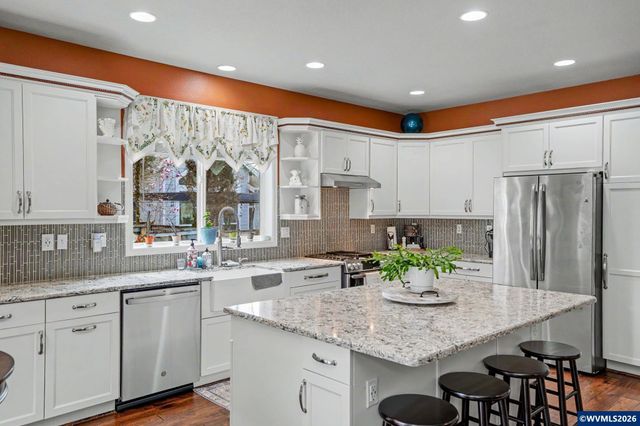 212 Greenlink Wy, Newberg, OR 97132