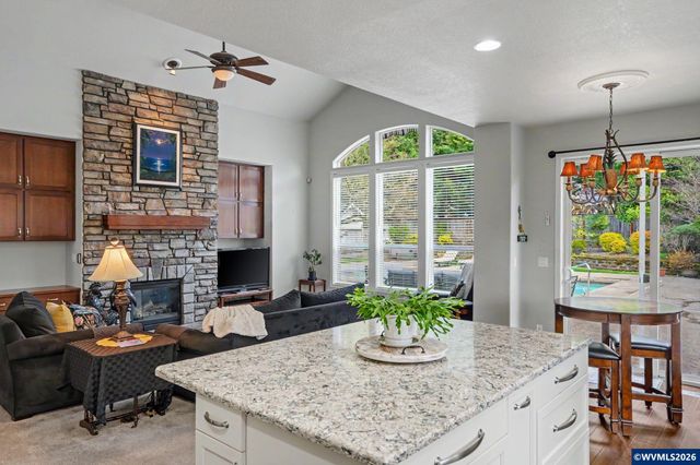 212 Greenlink Wy, Newberg, OR 97132