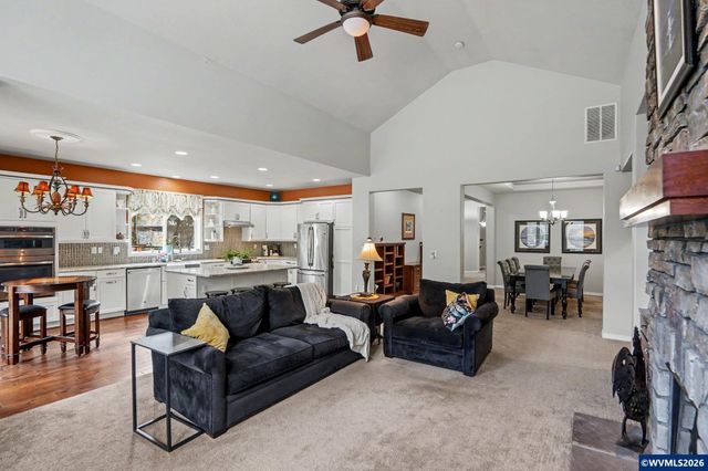 212 Greenlink Wy, Newberg, OR 97132