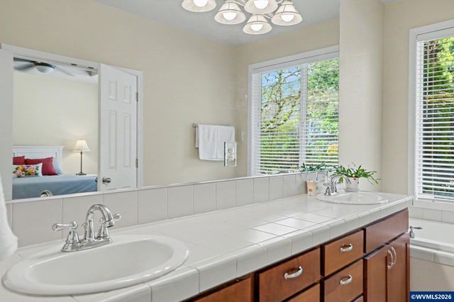 212 Greenlink Wy, Newberg, OR 97132