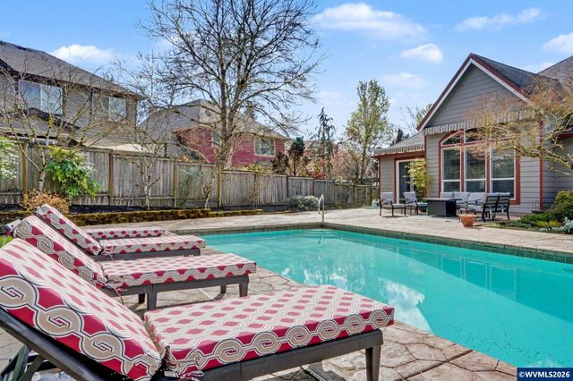 212 Greenlink Wy, Newberg, OR 97132