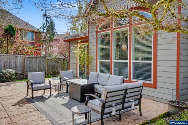 212 Greenlink Wy, Newberg, OR 97132