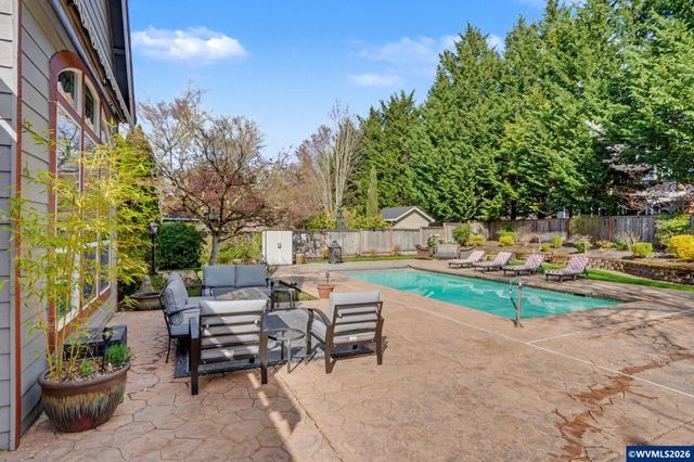 212 Greenlink Wy, Newberg, OR 97132