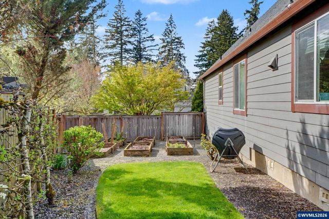 212 Greenlink Wy, Newberg, OR 97132