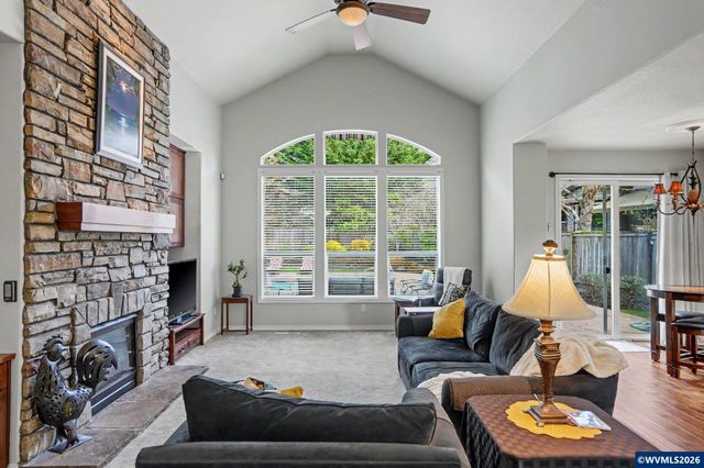 212 Greenlink Wy, Newberg, OR 97132