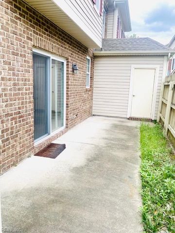 347 Holyoke LN, Chesapeake, VA 23320