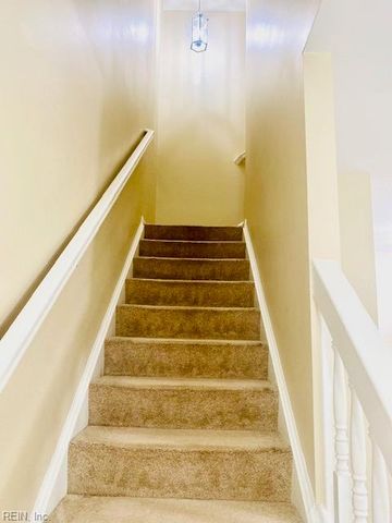 347 Holyoke LN, Chesapeake, VA 23320