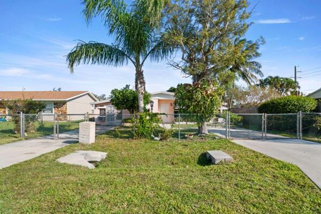 3027 SE Orchid Street, Stuart, FL 34997
