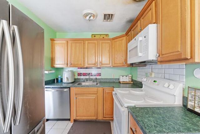 3027 SE Orchid Street, Stuart, FL 34997