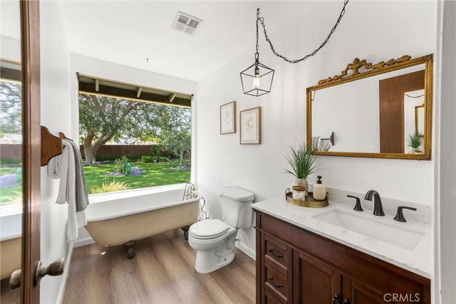 9596 Tangelo Ave, Fontana, CA 92335