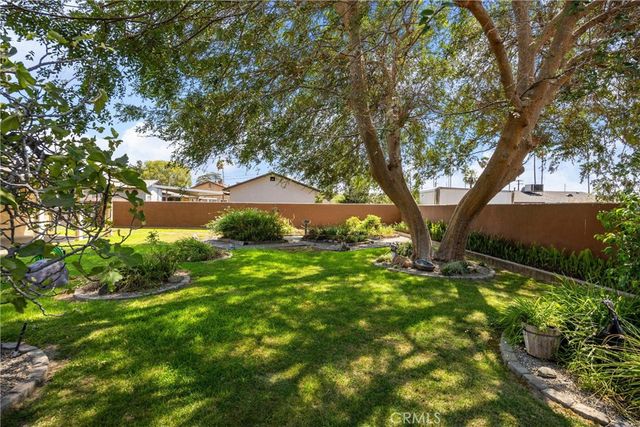 9596 Tangelo Ave, Fontana, CA 92335