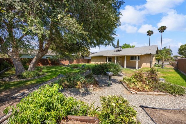 9596 Tangelo Ave, Fontana, CA 92335