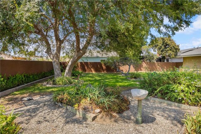 9596 Tangelo Ave, Fontana, CA 92335