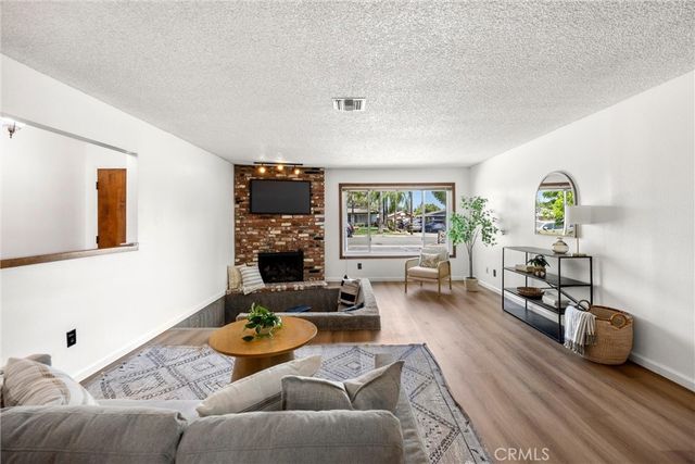 9596 Tangelo Ave, Fontana, CA 92335