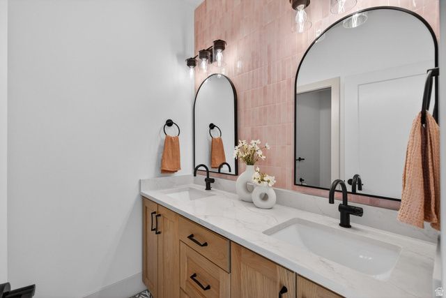 6978 W DOCKSIDER DR, South Jordan, UT 84009