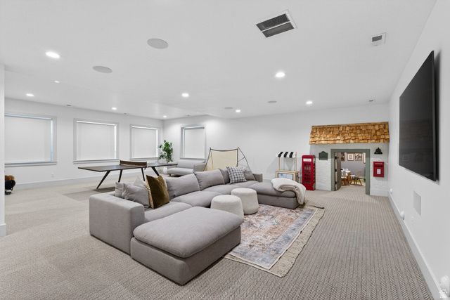 6978 W DOCKSIDER DR, South Jordan, UT 84009