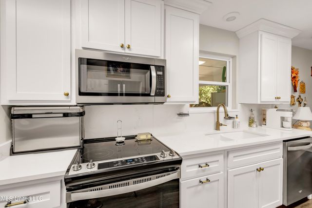 1613 Fairhaven Drive, Gautier, MS 39553