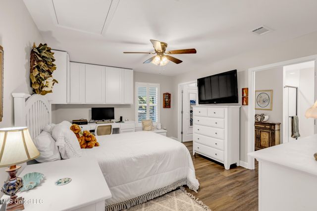 1613 Fairhaven Drive, Gautier, MS 39553