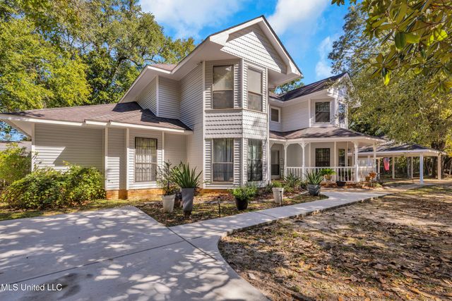 1613 Fairhaven Drive, Gautier, MS 39553