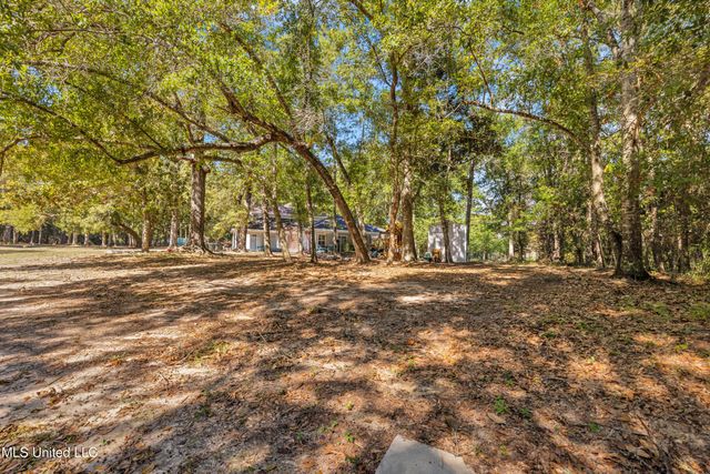 1613 Fairhaven Drive, Gautier, MS 39553