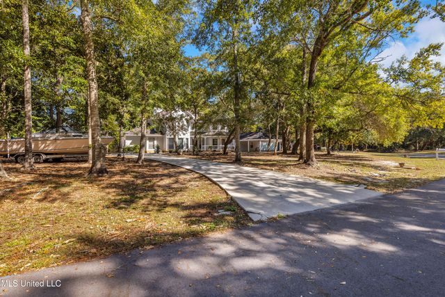 1613 Fairhaven Drive, Gautier, MS 39553