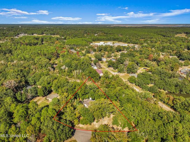 1613 Fairhaven Drive, Gautier, MS 39553