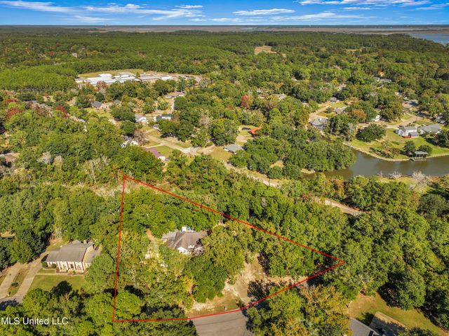 1613 Fairhaven Drive, Gautier, MS 39553