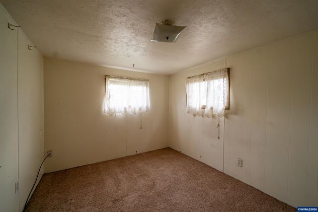 435 N Peach St, Stayton, OR 97383